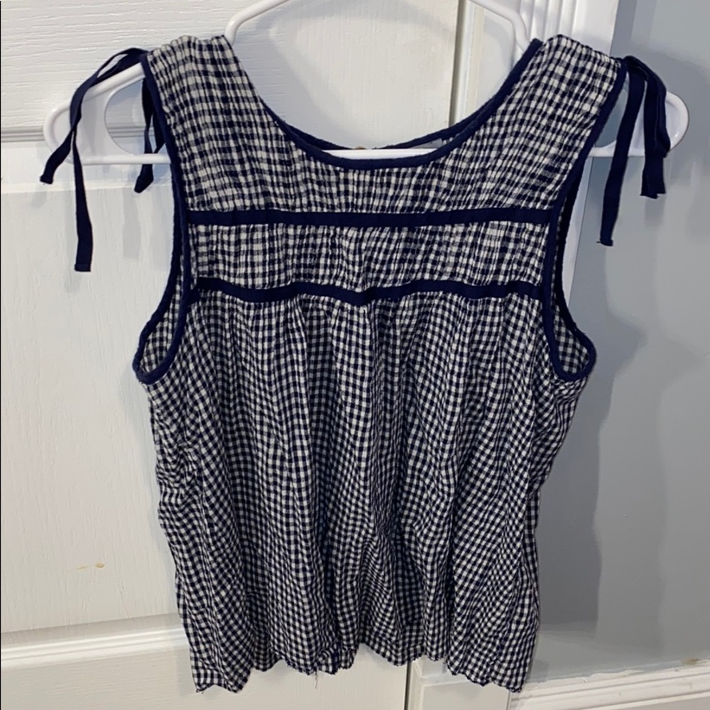 Aerie top